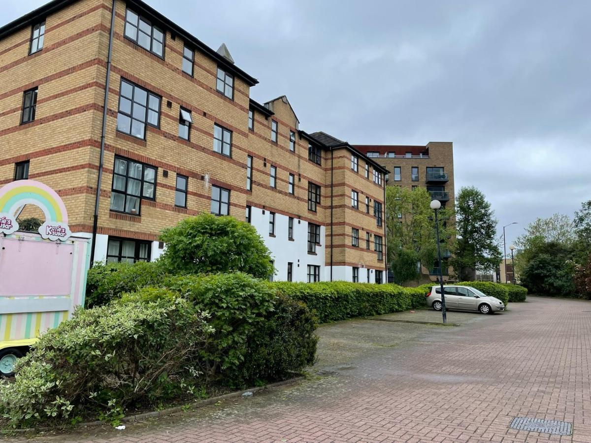 Surrey Docks Se16 Near Canada Water N Easy Access Canary Wharf Londres Exterior foto